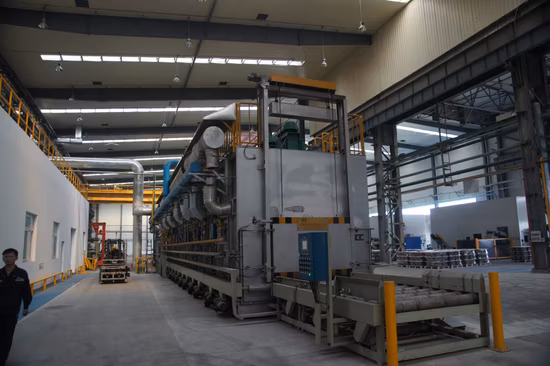 Solution T6 et four de vieillissement pour bloc-cylindres/culasse